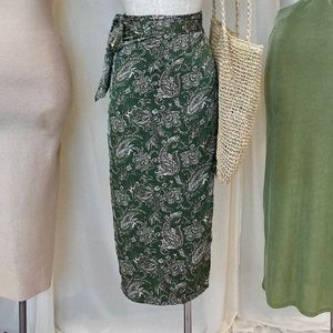 NWT shopstarlow wrap skirt in a size large